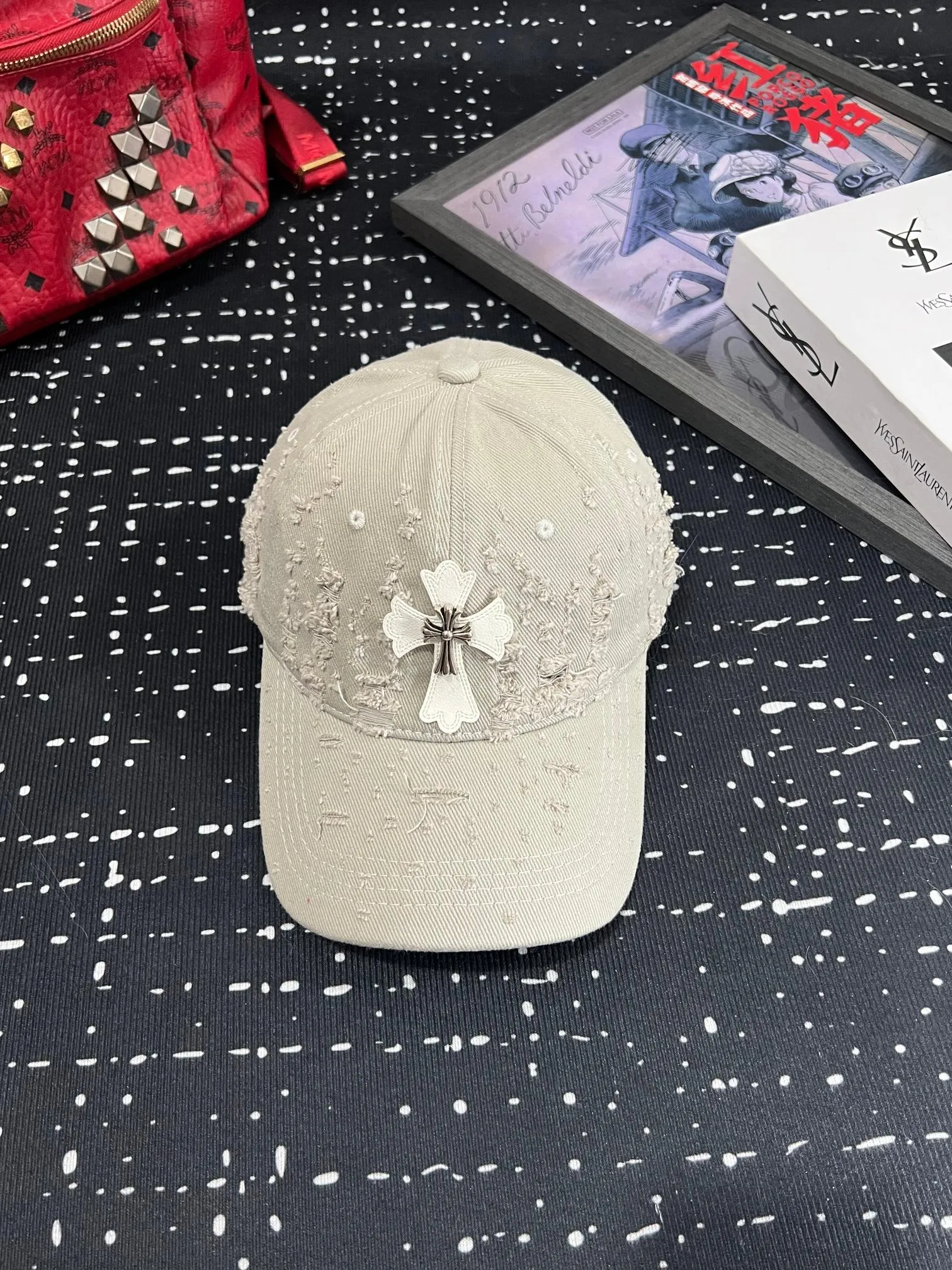 ❤Spring and summer new style Crow Heart Baseball Cap
